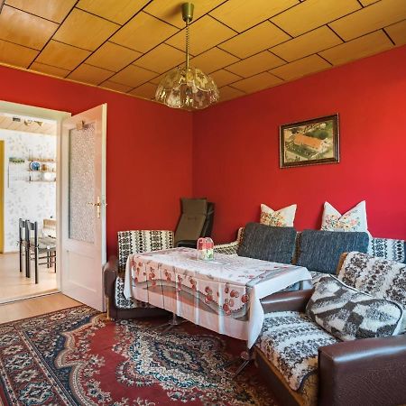 Alluring Holiday Home In Meisdorf With Garden Bagian luar foto