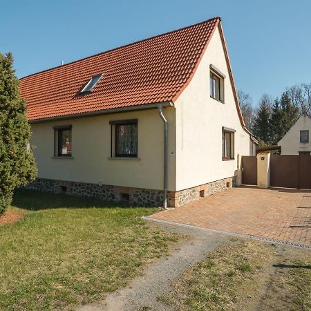 Alluring Holiday Home In Meisdorf With Garden Bagian luar foto