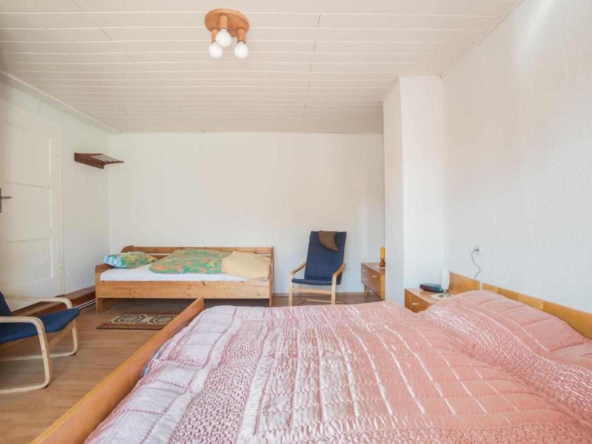 Alluring Holiday Home In Meisdorf With Garden Bagian luar foto